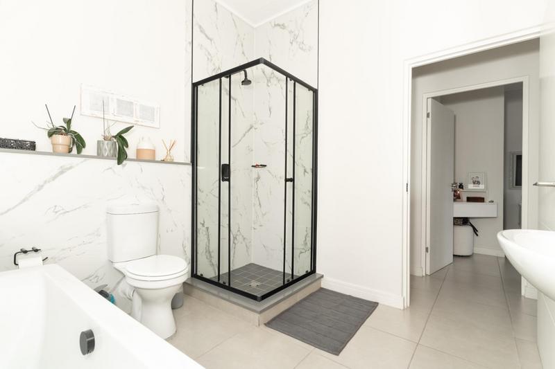 2 Bedroom Property for Sale in The Huntsman Western Cape